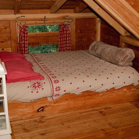 Cabane Perchee Dans Les Arbres Saint-Hilaire-en-Morvan Экстерьер фото
