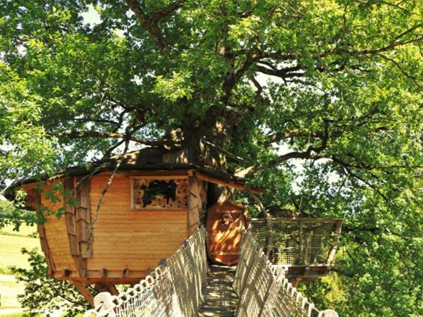 Cabane Perchee Dans Les Arbres Saint-Hilaire-en-Morvan Экстерьер фото
